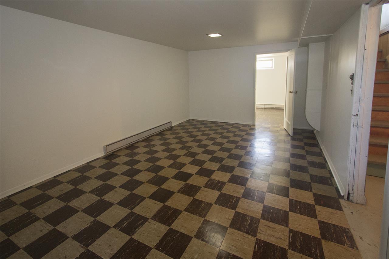 4003 N Maple St - Photo 12
