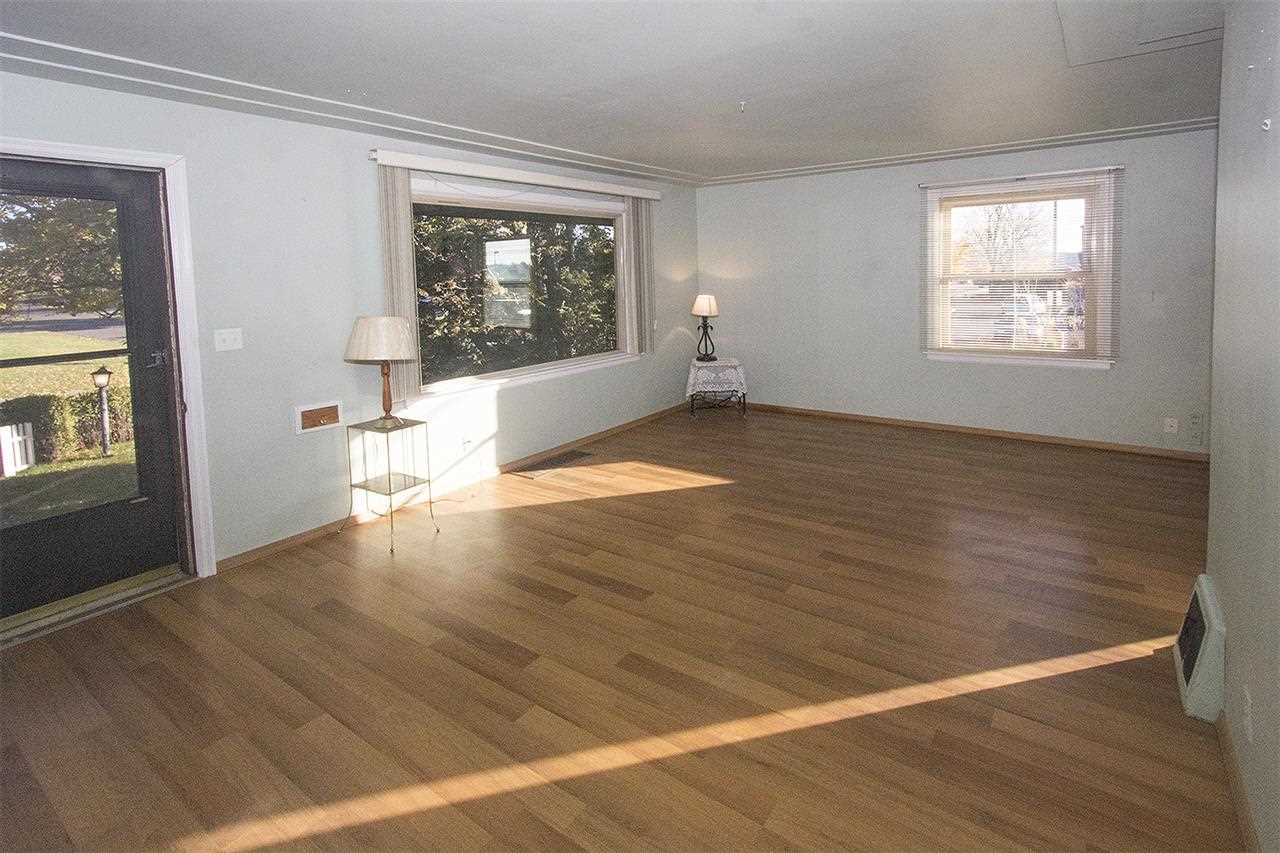 4003 N Maple St - Photo 7