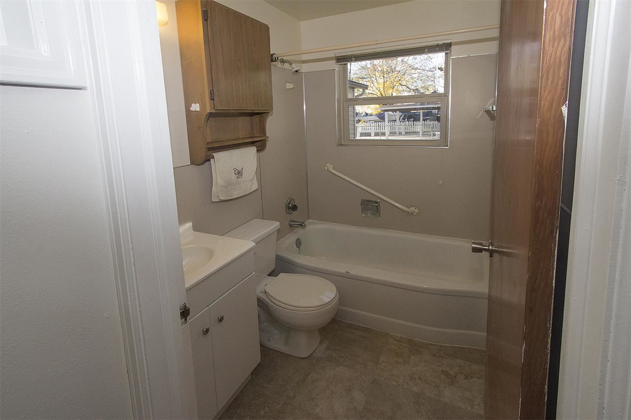4003 N Maple St - Photo 9