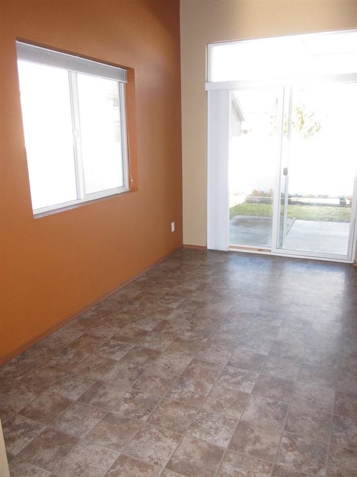 18117 E Knox Ave - Photo 6