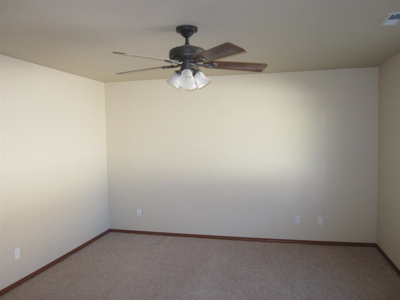 18117 E Knox Ave - Photo 9