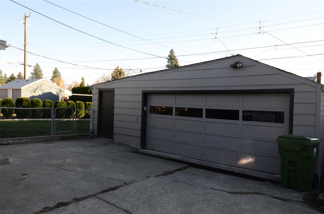 2607 W Upton Ave - Photo 17