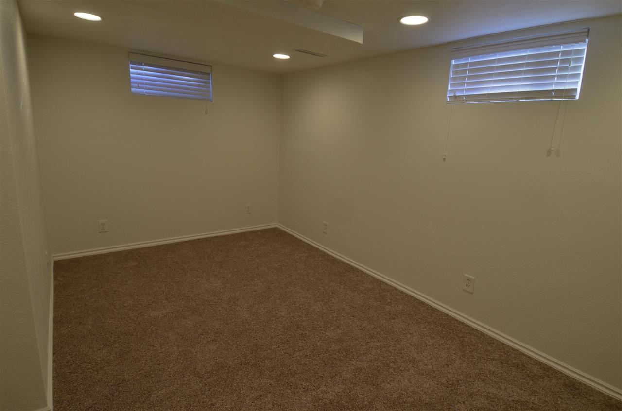 2607 W Upton Ave - Photo 9