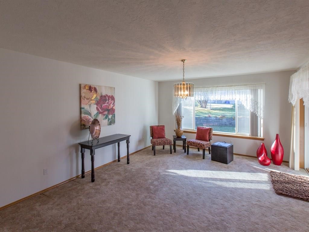 14106 E 13th Ave - Photo 3