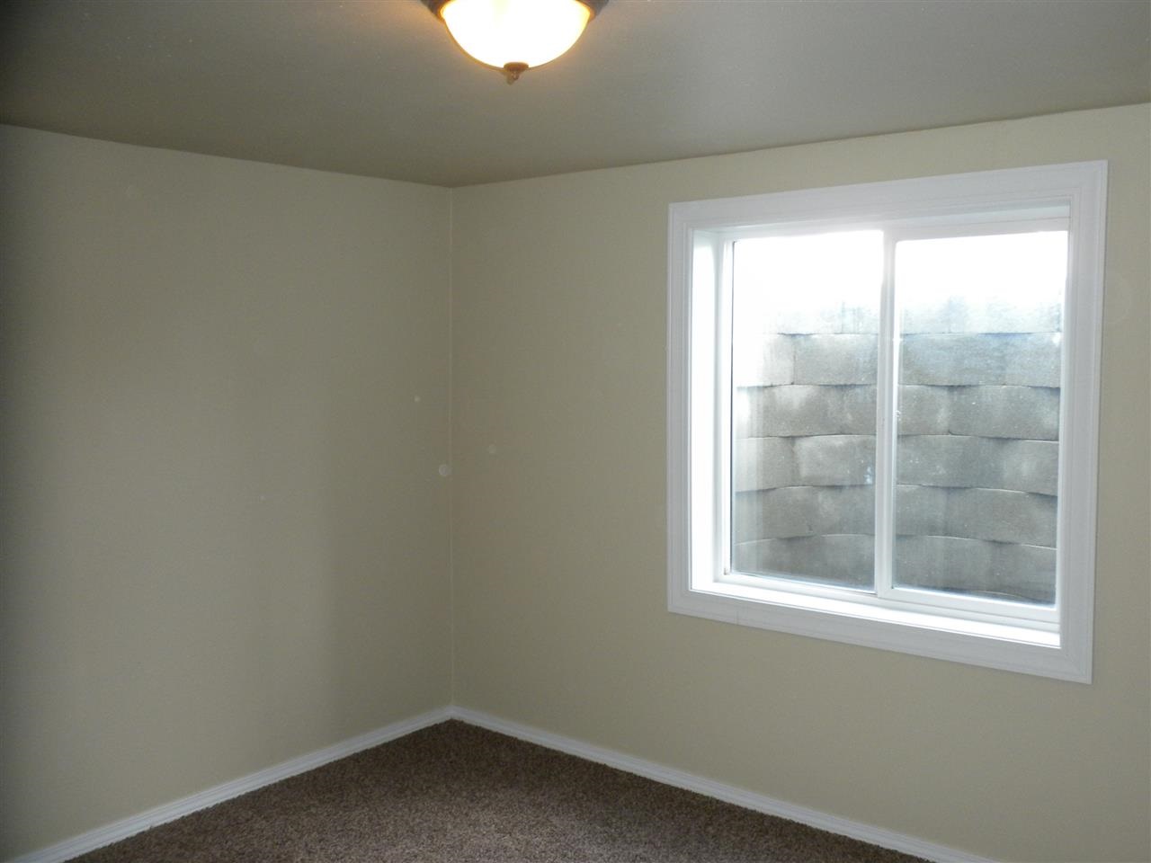 928 E Olympic Ave - Photo 11