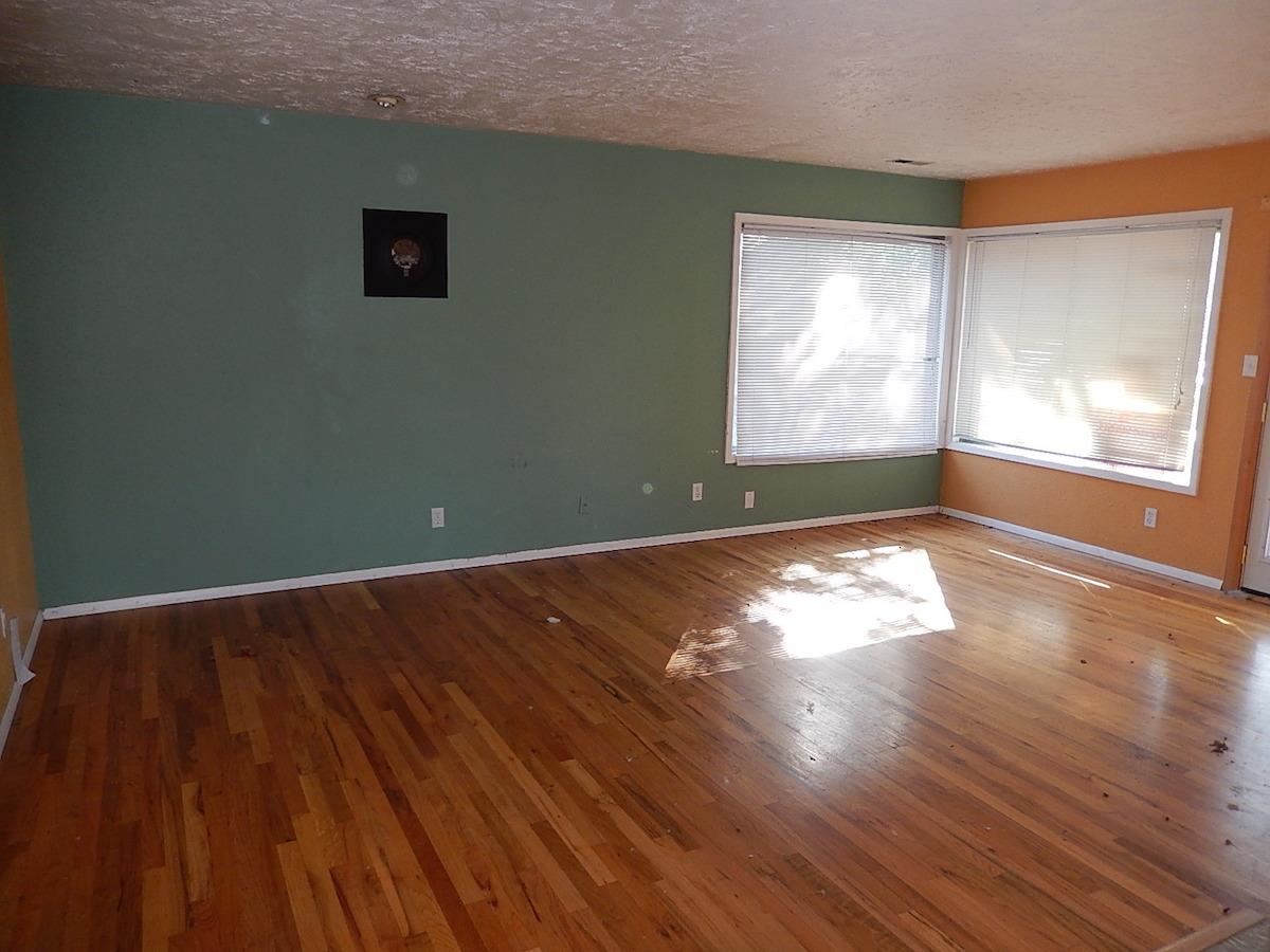 221 S Tschirley Rd - Photo 3