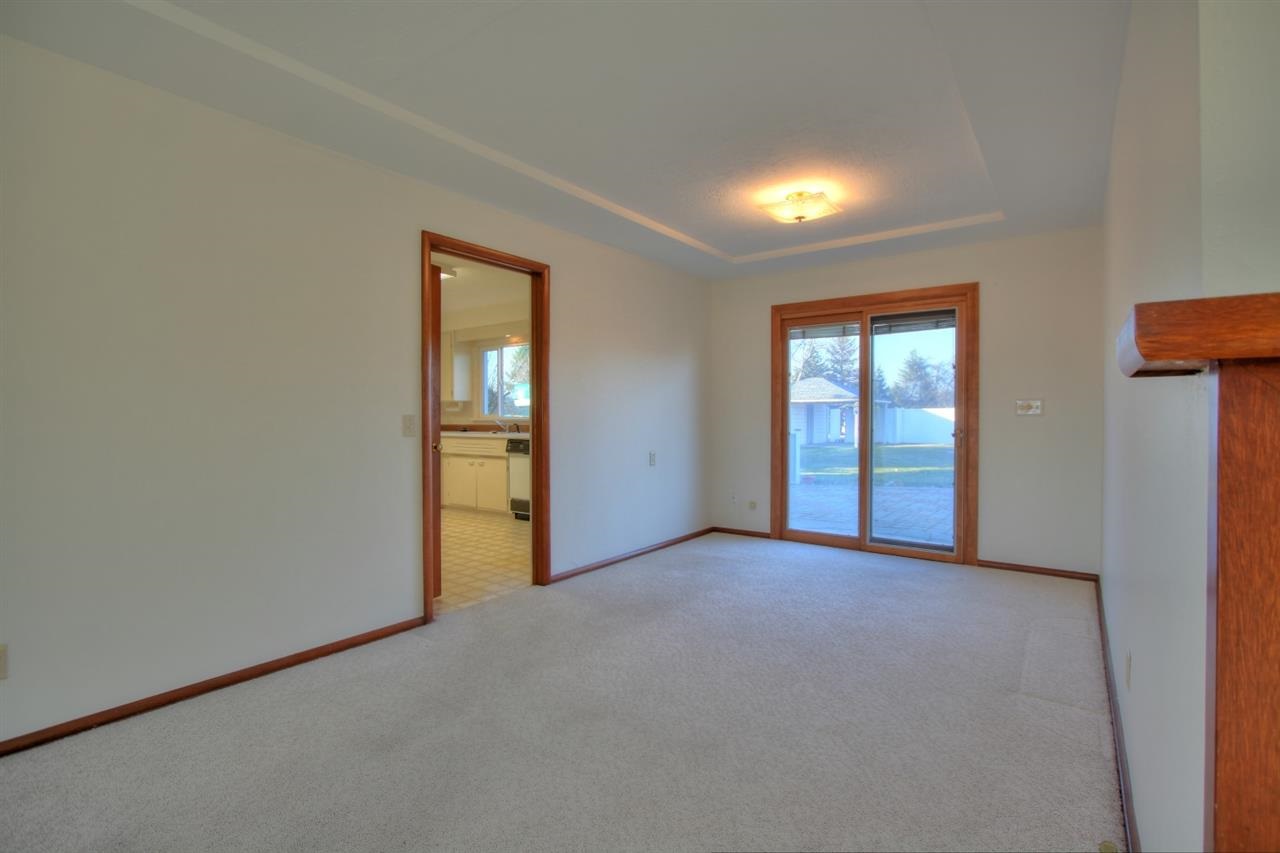 11519 E Boone Ave - Photo 5