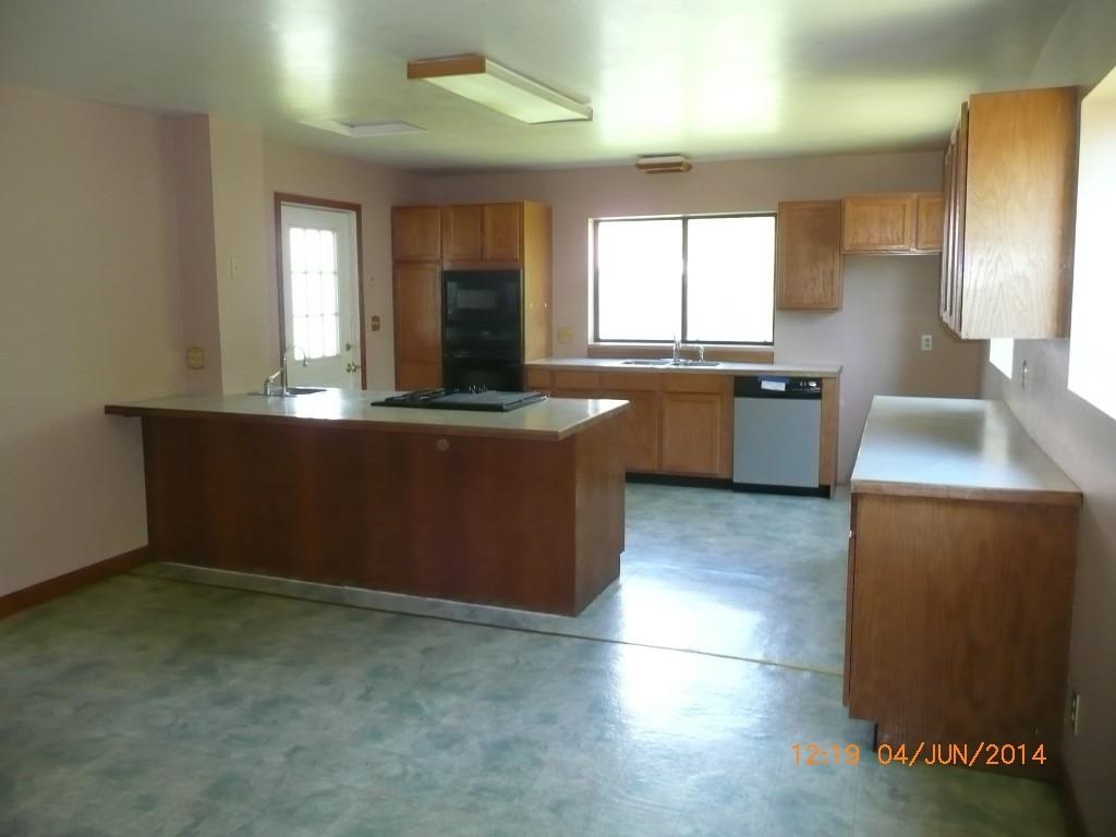 126 E Lake Ave - Photo 4
