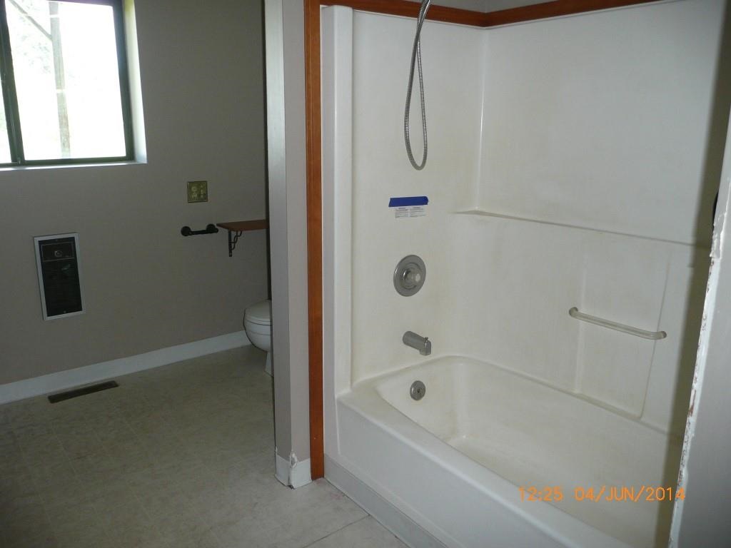 126 E Lake Ave - Photo 6