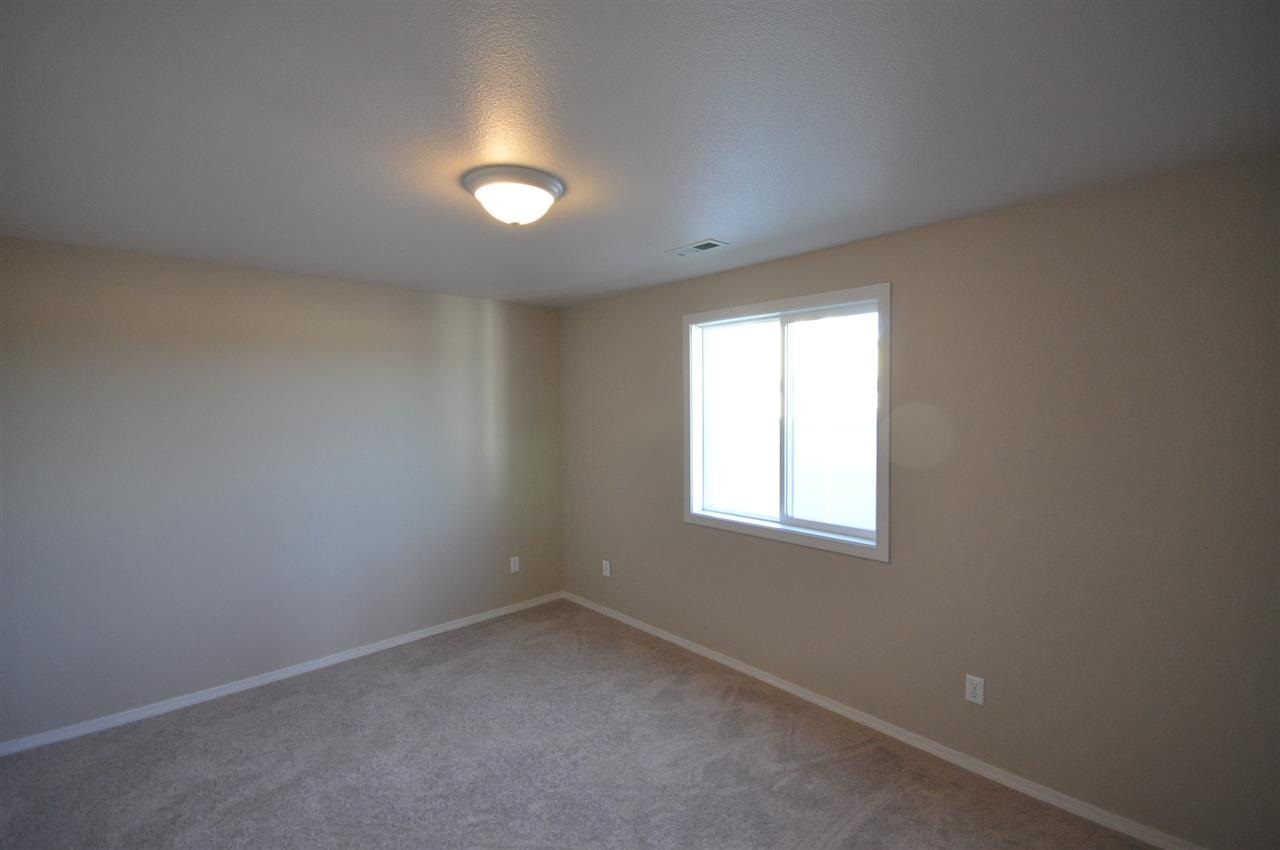 9201 W CLAIRE Ave - Photo 11