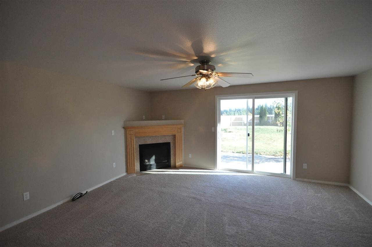 9201 W CLAIRE Ave - Photo 3
