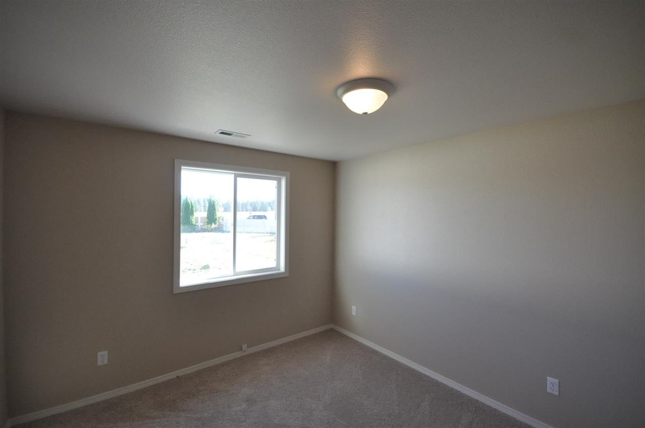 9201 W CLAIRE Ave - Photo 9