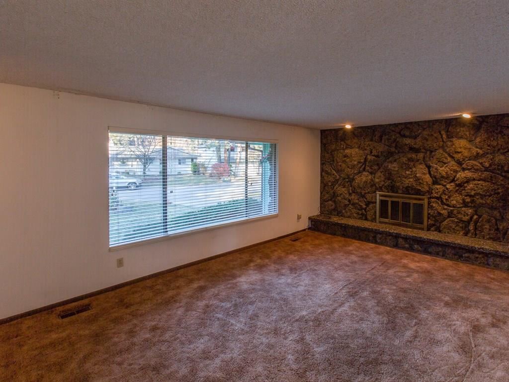 9614 E 9TH Ave - Photo 2