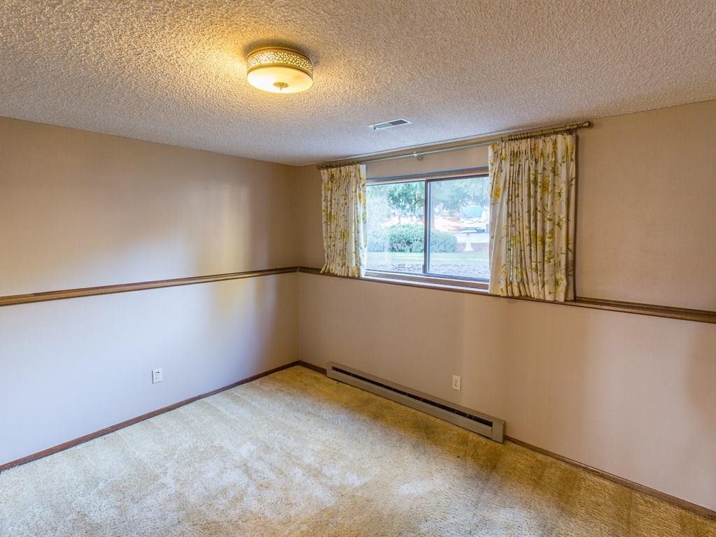 9614 E 9TH Ave - Photo 11