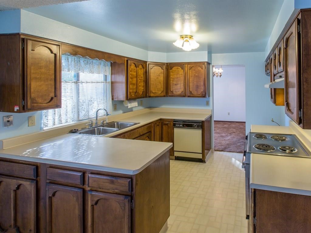 9614 E 9TH Ave - Photo 3