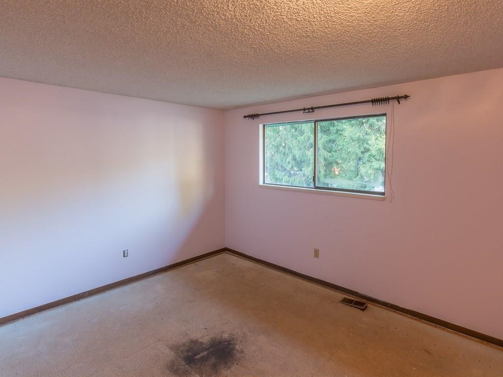 9614 E 9TH Ave - Photo 8