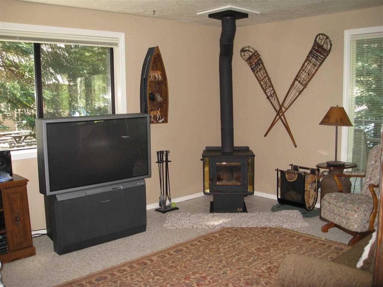 902 Larch Ln - Photo 9