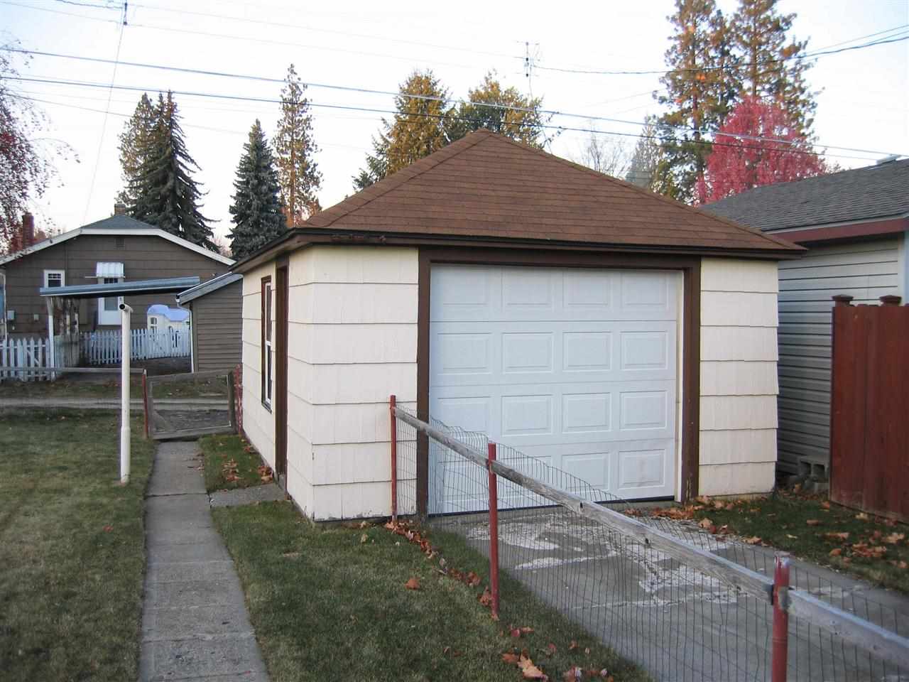 721 E 39th Ave - Photo 17