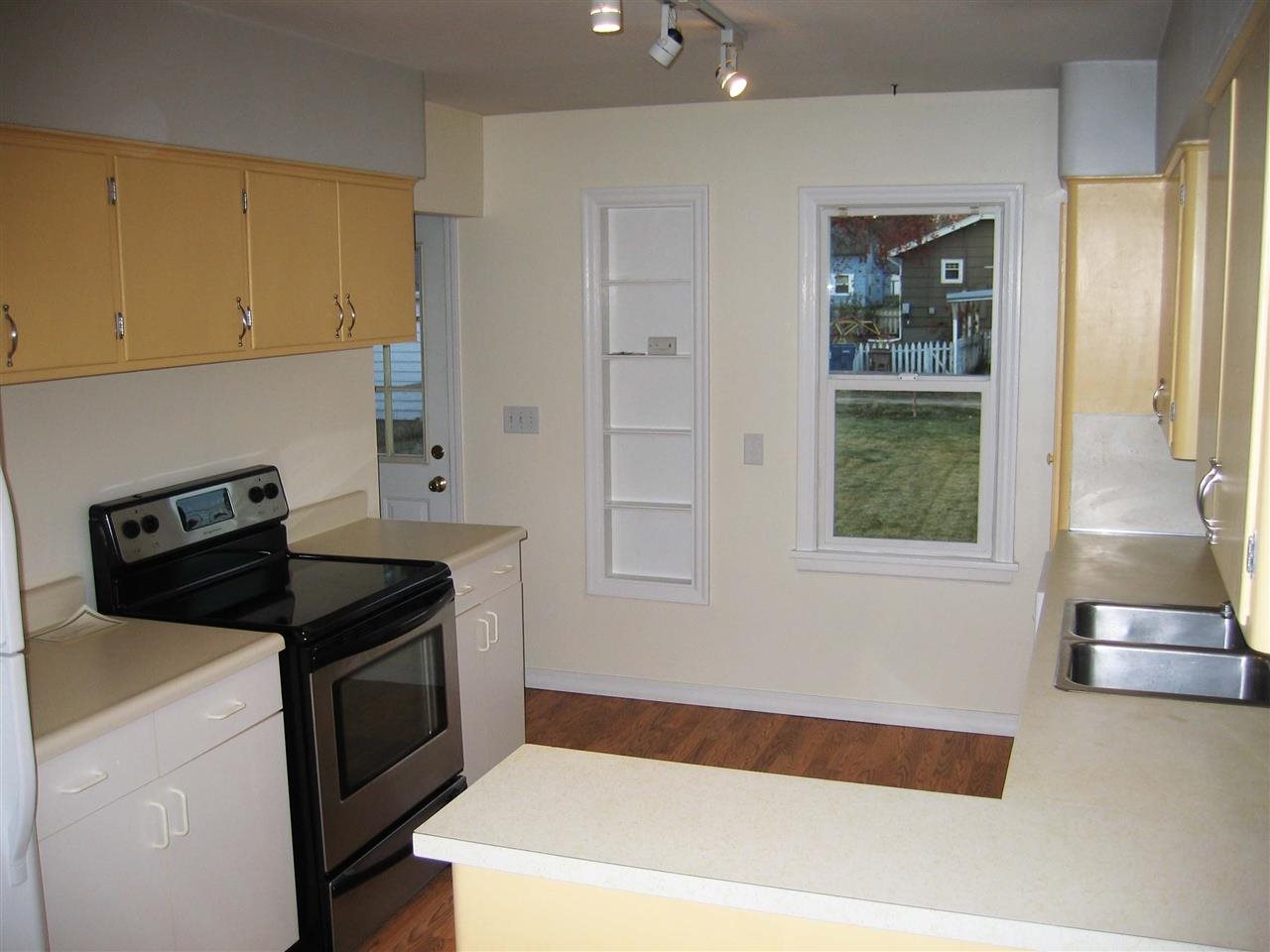 721 E 39th Ave - Photo 9