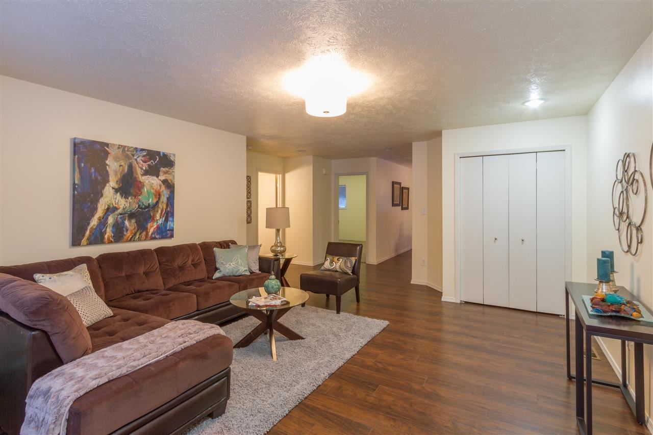 4244 E 36TH Ave - Photo 3