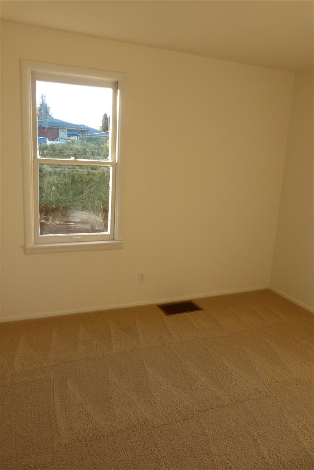 5809 N Oak St - Photo 9