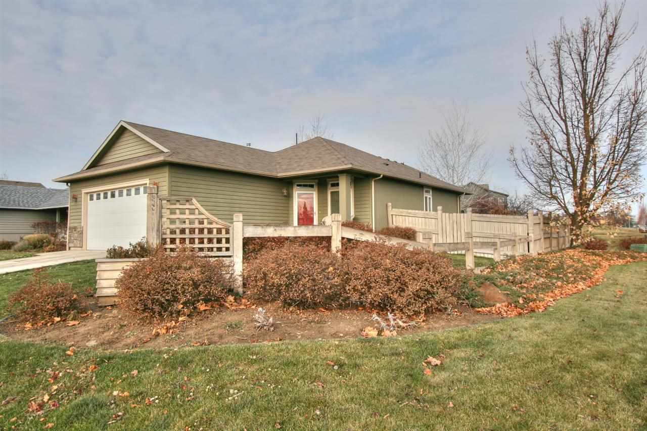 601 Golden Hills Dr - Photo 3