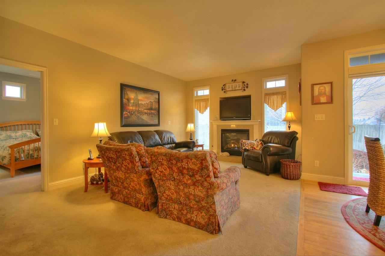 601 Golden Hills Dr - Photo 4