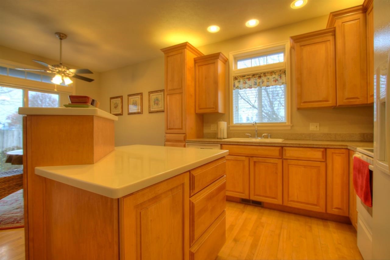 601 Golden Hills Dr - Photo 9
