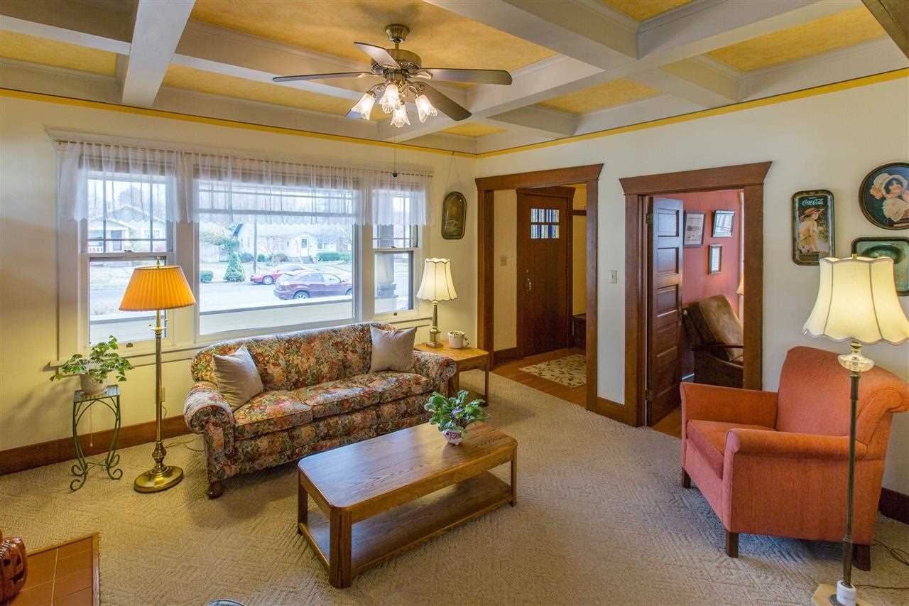 3701 N Normandie St - Photo 3