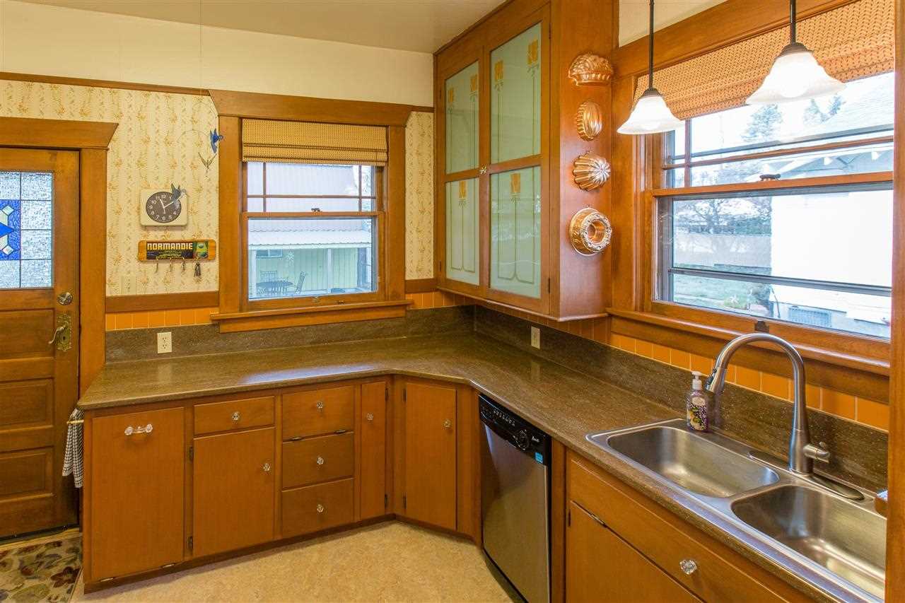 3701 N Normandie St - Photo 7