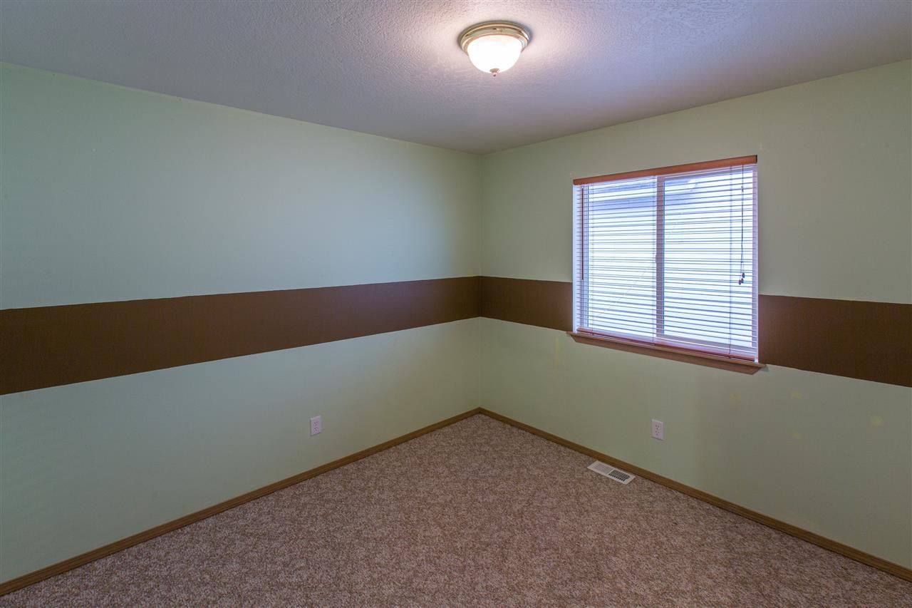 10112 W Barberry Ave - Photo 11