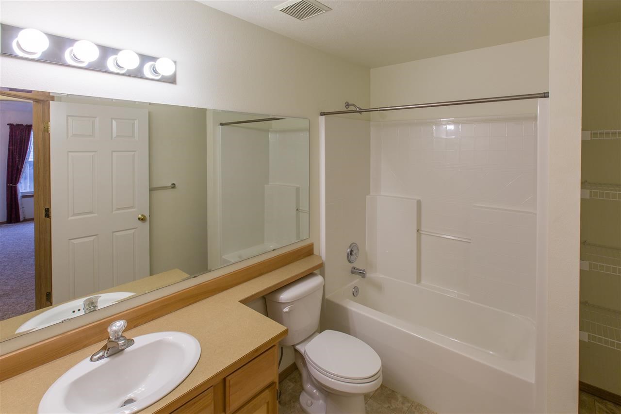 10112 W Barberry Ave - Photo 12