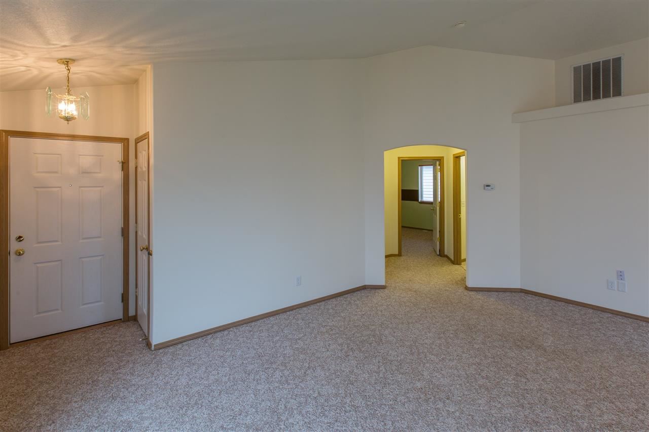 10112 W Barberry Ave - Photo 3