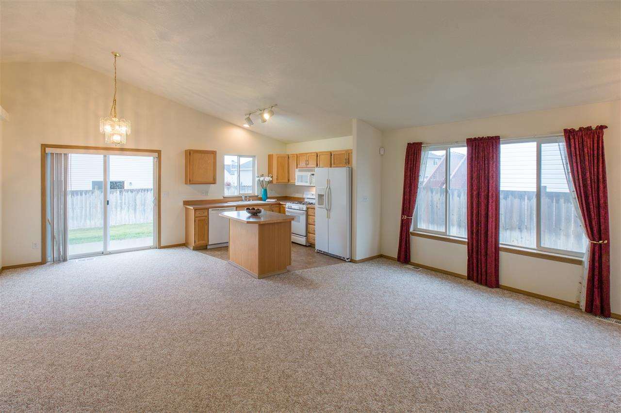 10112 W Barberry Ave - Photo 5