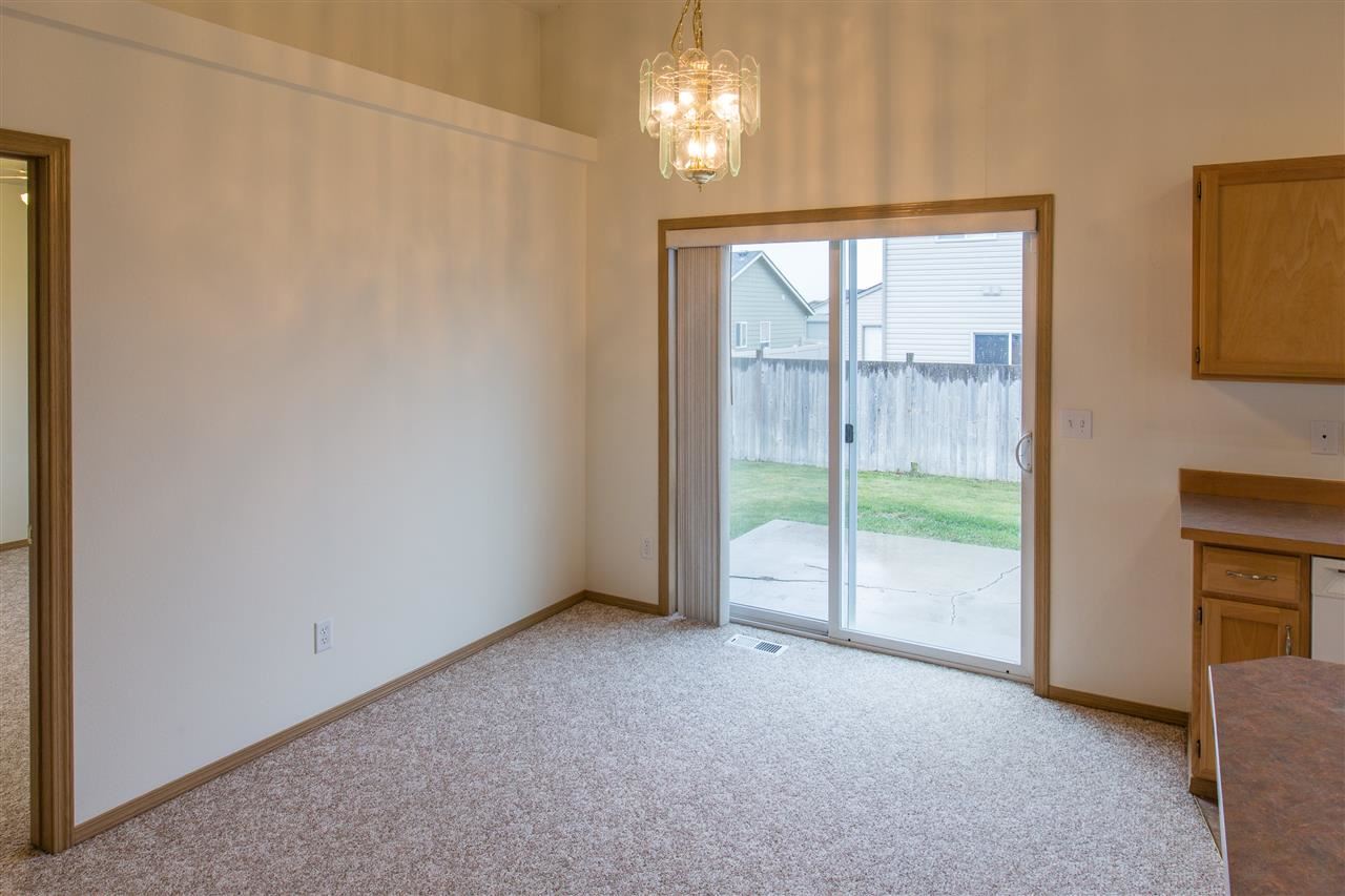 10112 W Barberry Ave - Photo 7