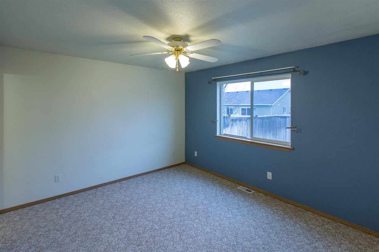 10112 W Barberry Ave - Photo 8