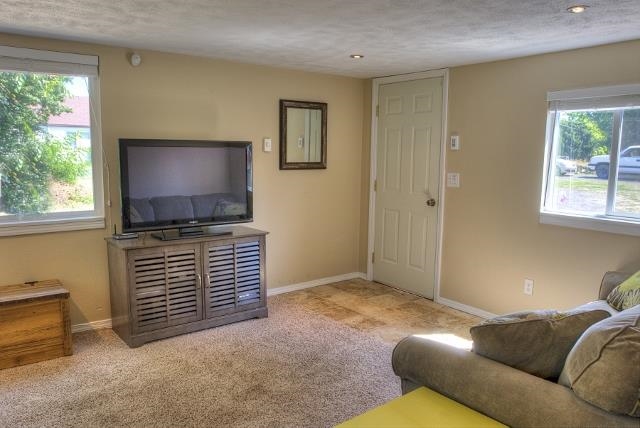 501 W Holland Ave - Photo 10