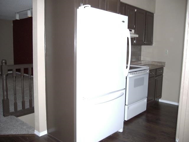 206 W Circle Drive - Photo 7