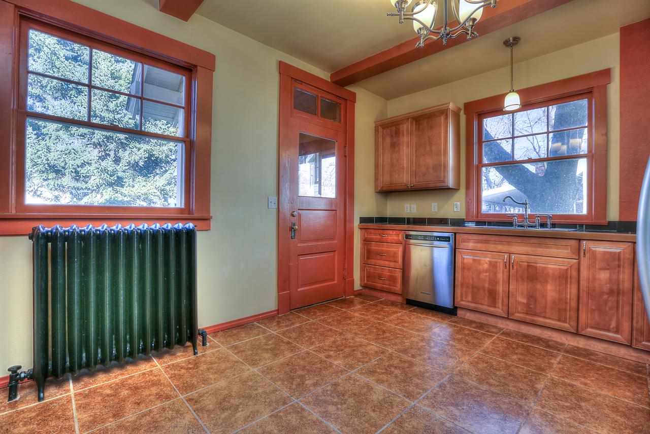 2918 W Sharp Ave - Photo 9