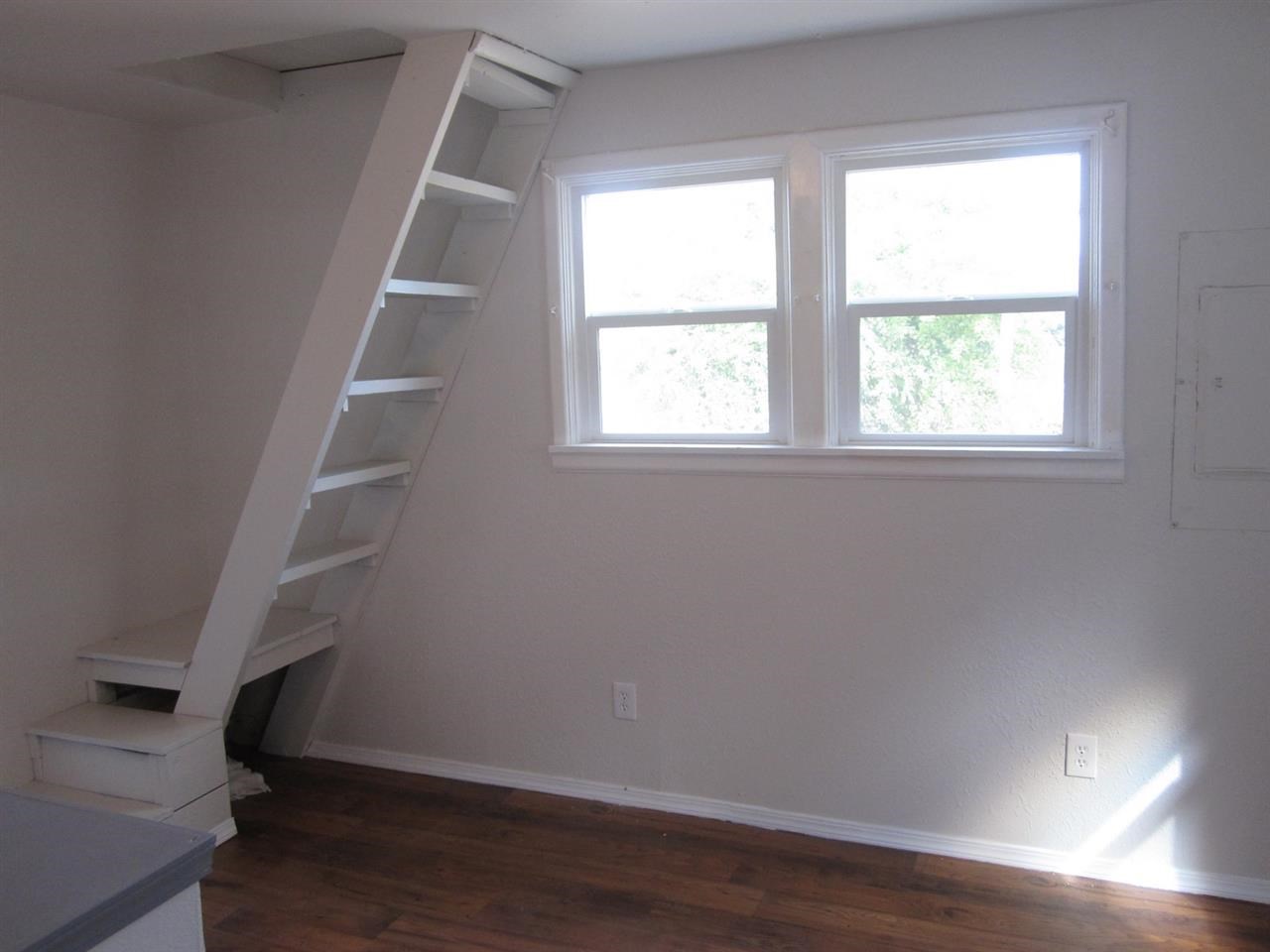 18211 E Montgomery Ave - Photo 5