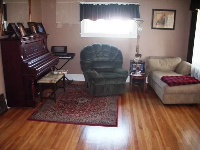 325 N Pine St - Photo 3