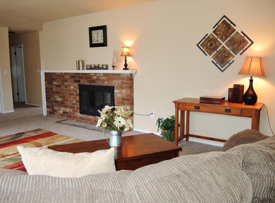 1711 E Thurston Ave - Photo 3