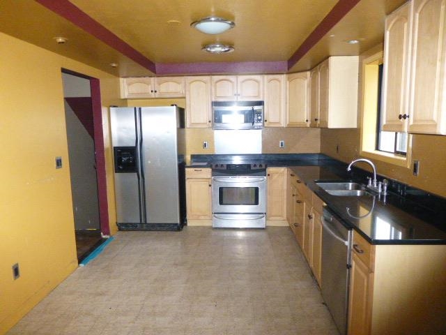 14709 E 17th Ave - Photo 4