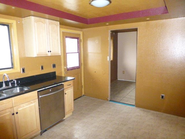 14709 E 17th Ave - Photo 5