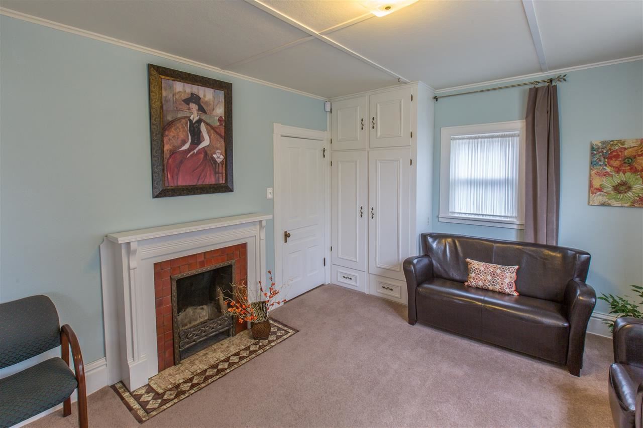 203 W shannon - Photo 3