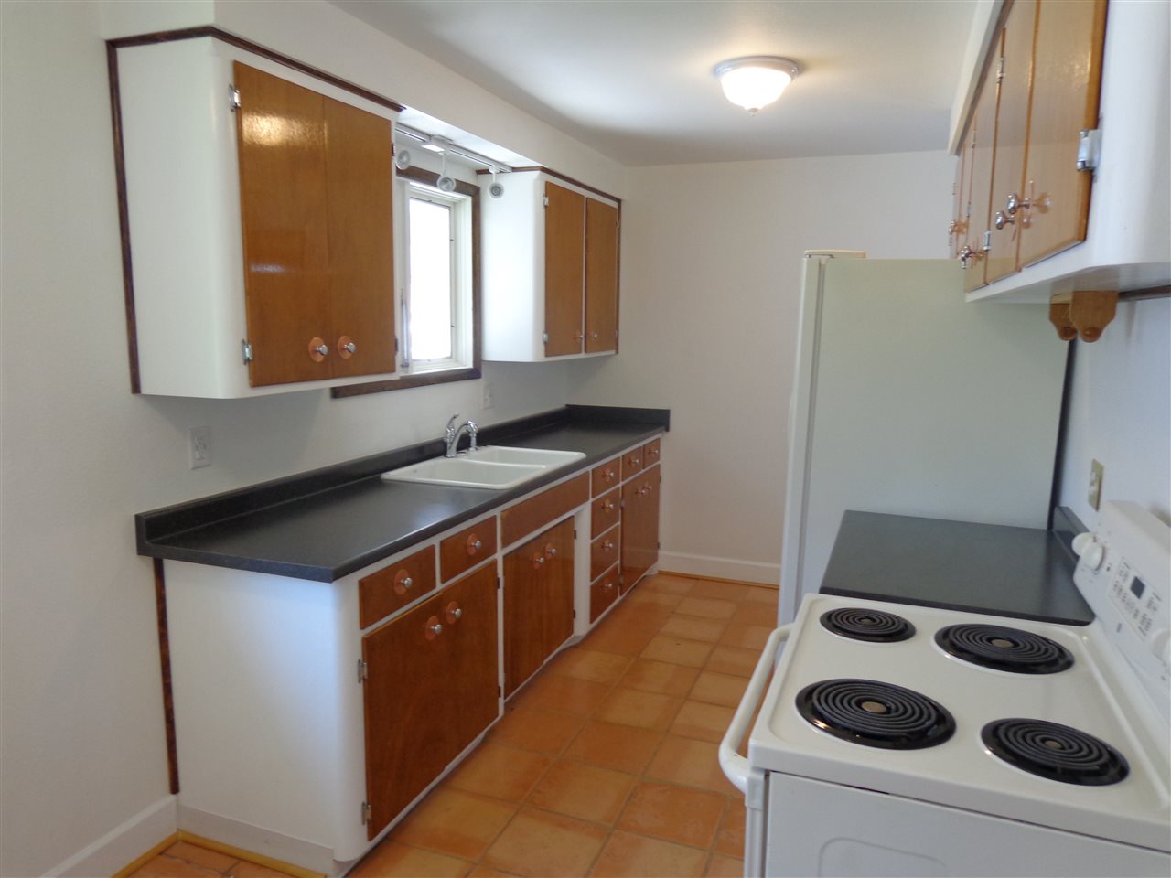 824 S FREYA - Photo 5