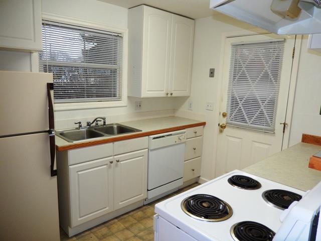 2803 W Everett Ave - Photo 2