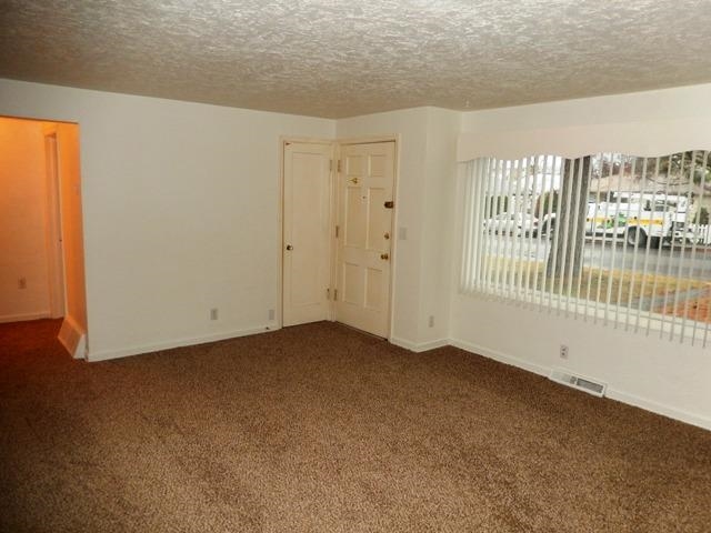 2803 W Everett Ave - Photo 4