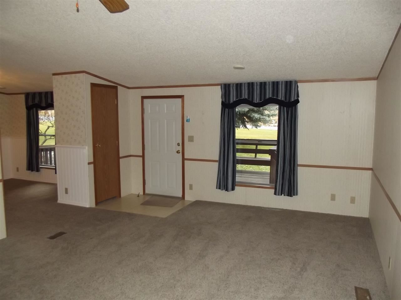 3705 E Center Rd - Photo 3