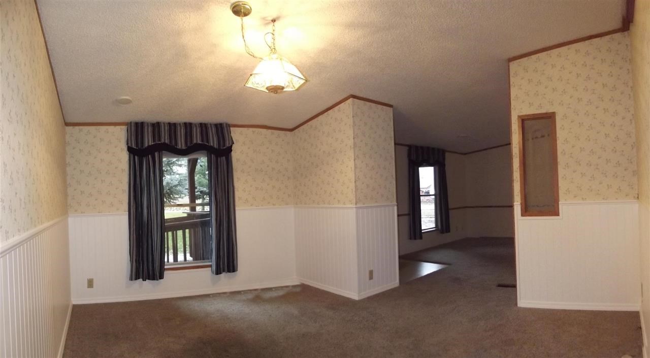 3705 E Center Rd - Photo 4